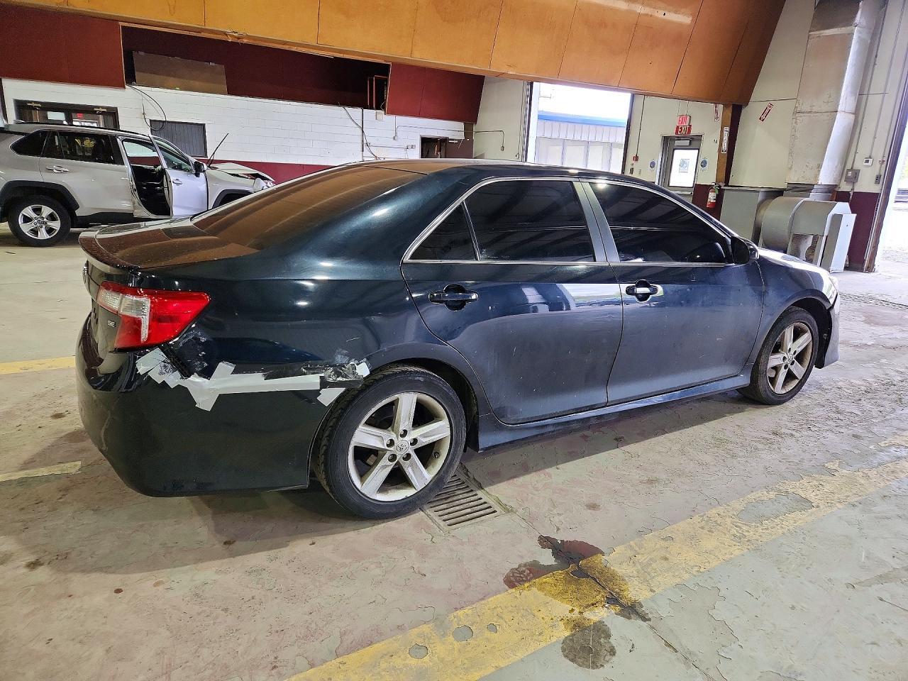 2012 Toyota Camry Se - Фото 3
