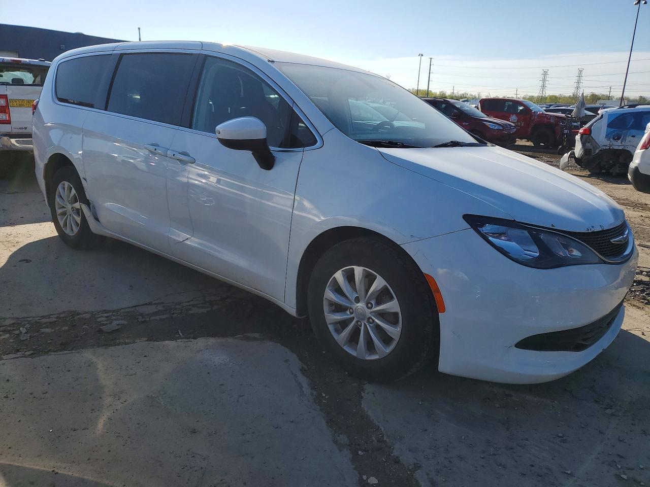 2017 Chrysler Pacifica Touring - Фото 4