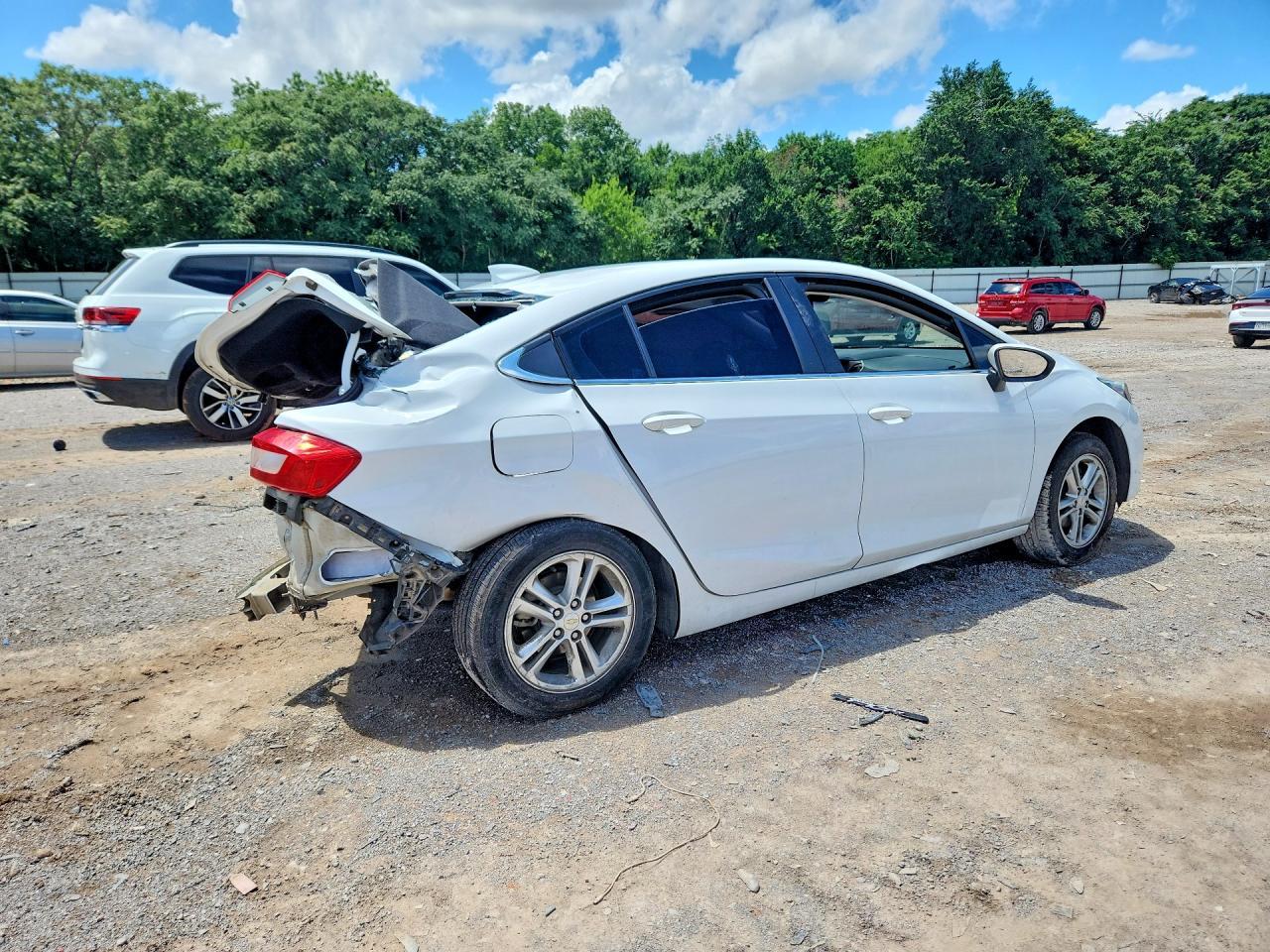 2017 Chevrolet Cruze - Image 3