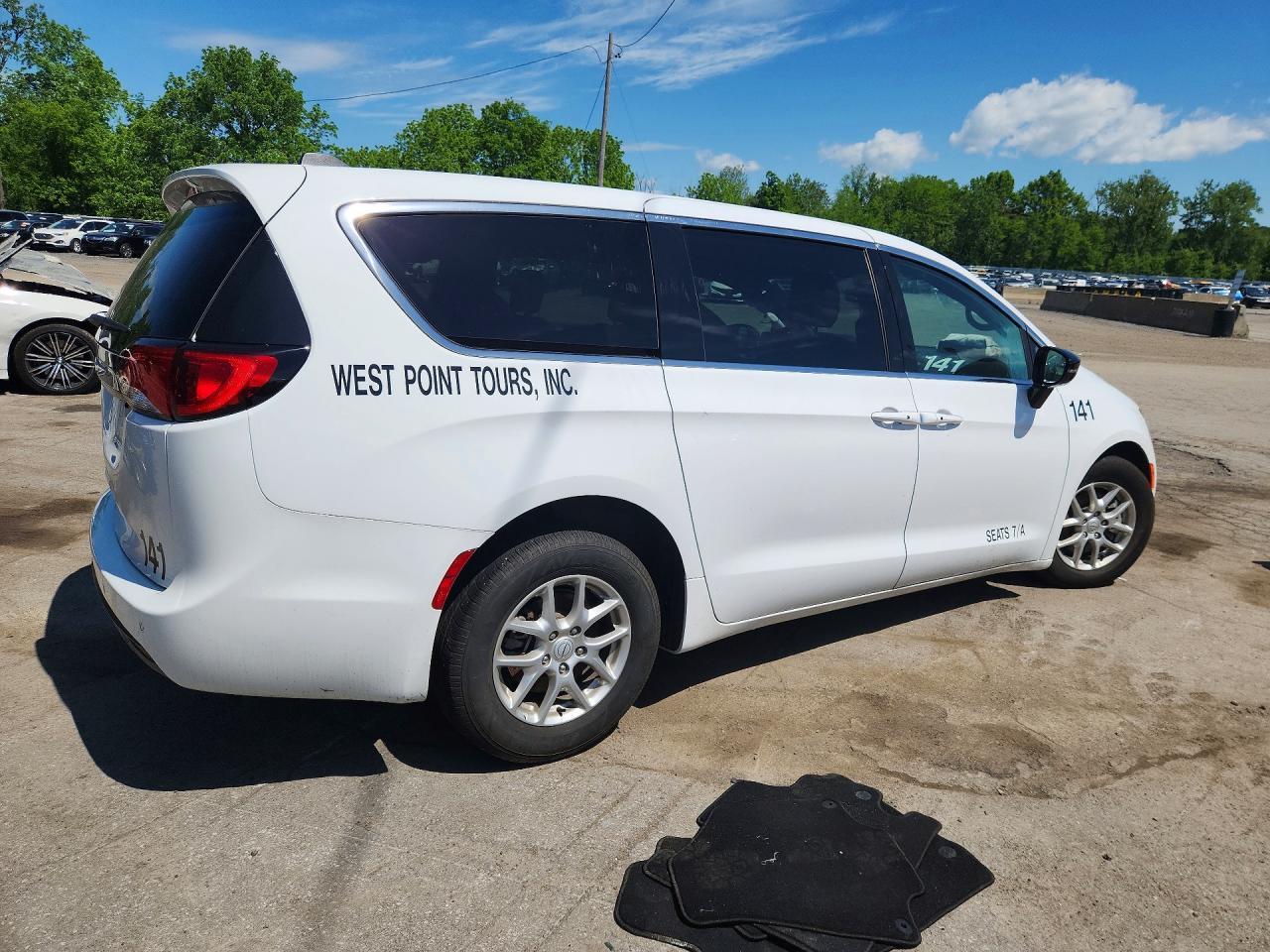 2025 Chrysler Voyager Lx - Image 3