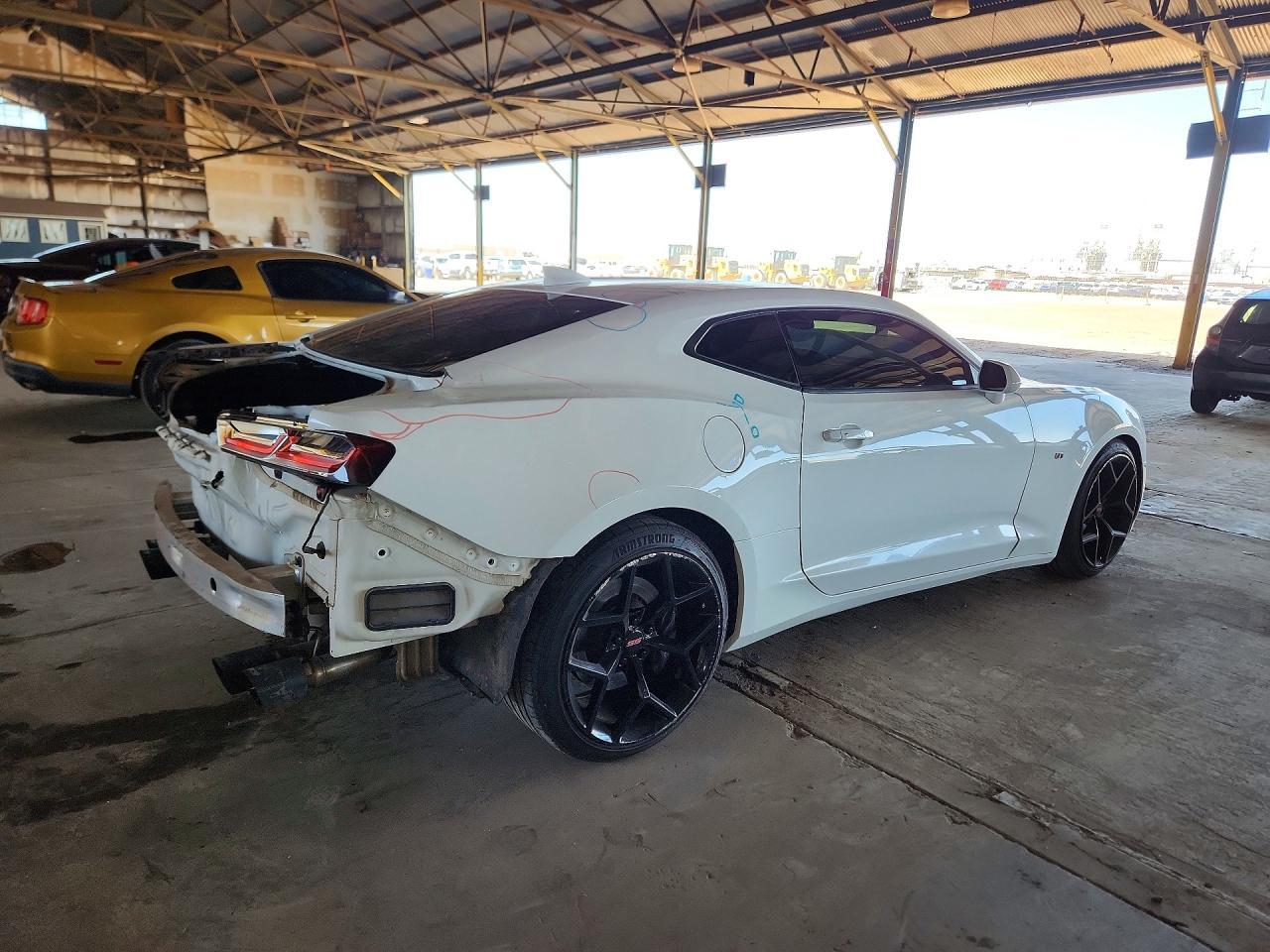 2016 Chevrolet Camaro Ss - Image 3