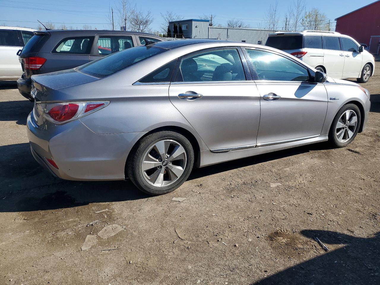 2011 Hyundai Sonata Hybrid - Image 3