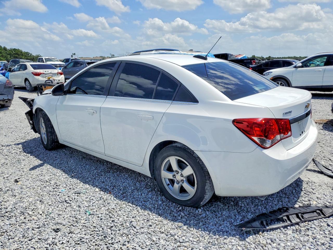 2015 Chevrolet Cruze Lt - Image 2