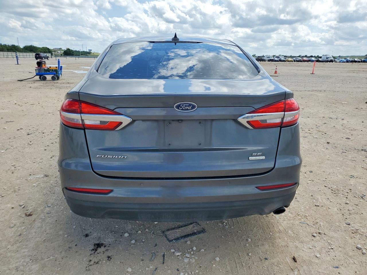 2020 Ford Fusion Se - Фото 6