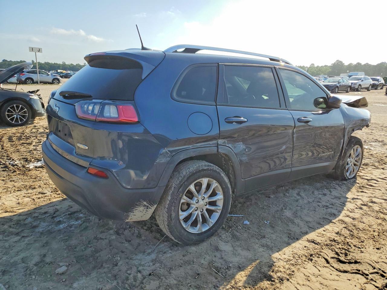 2020 Jeep Cherokee - Фото 3