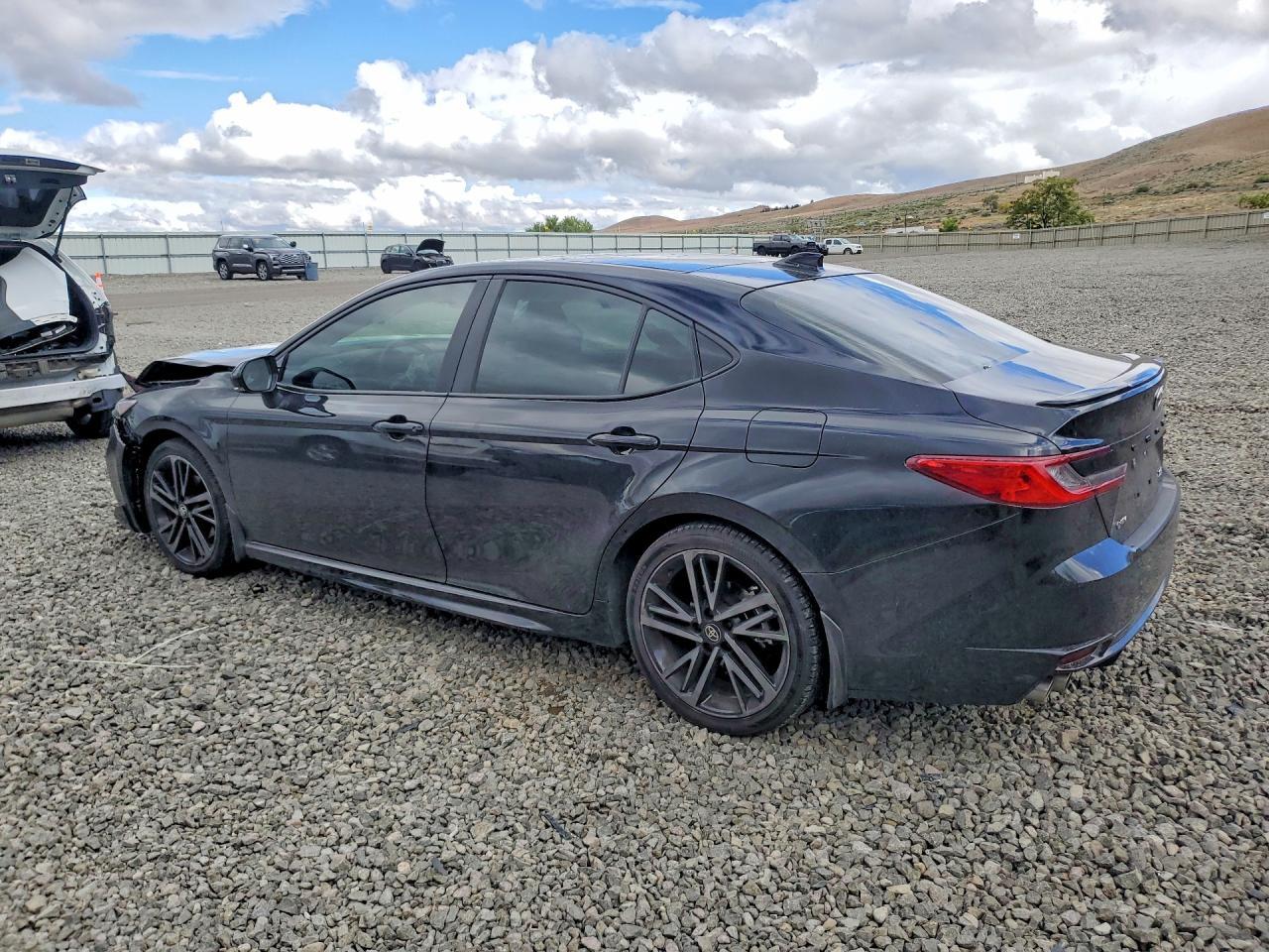 2025 Toyota Camry Xse - Фото 2