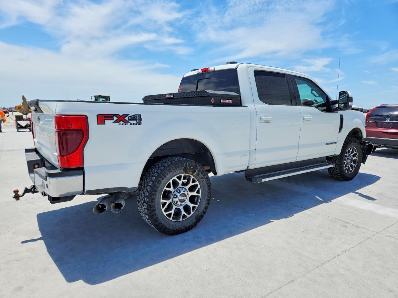 2021 Ford F250 Super Duty - Фото 3