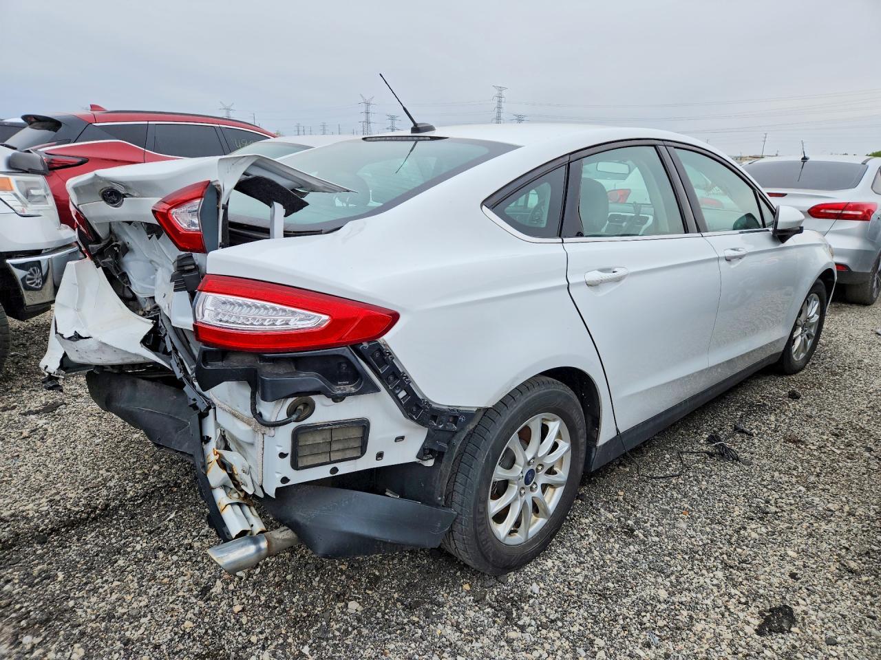 2016 Ford Fusion S - Фото 3