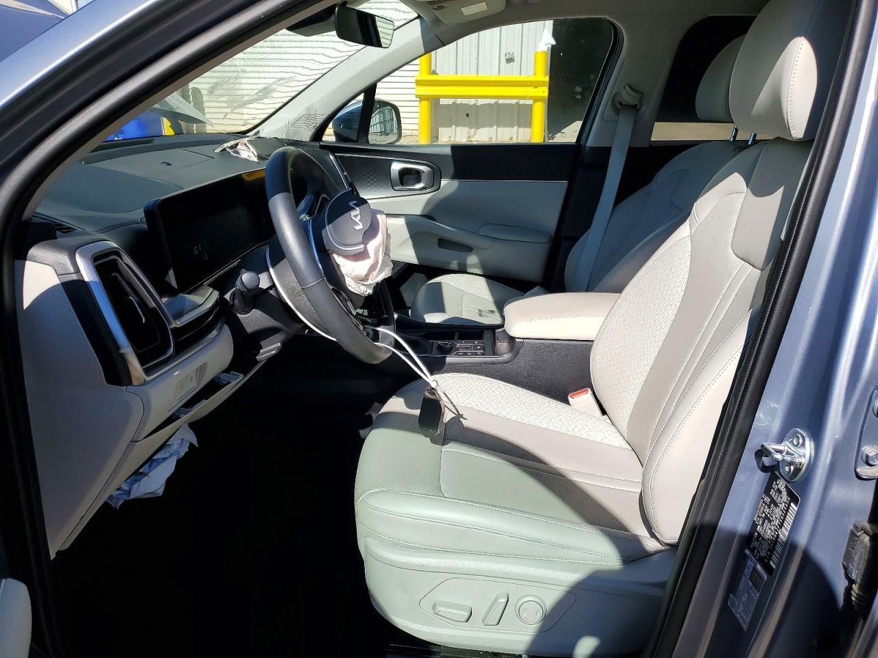 2025 Kia Sorento Ex - Image 7