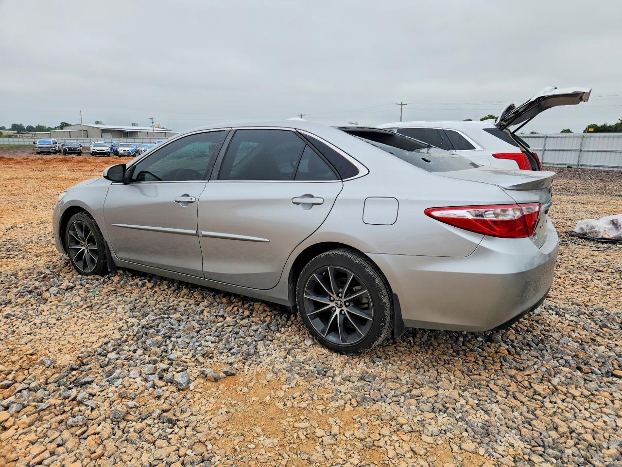 2016 Toyota Camry Xse - Фото 2