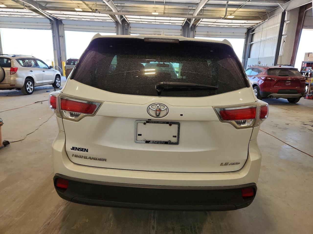 2016 Toyota Highlander Le Plus - Фото 6