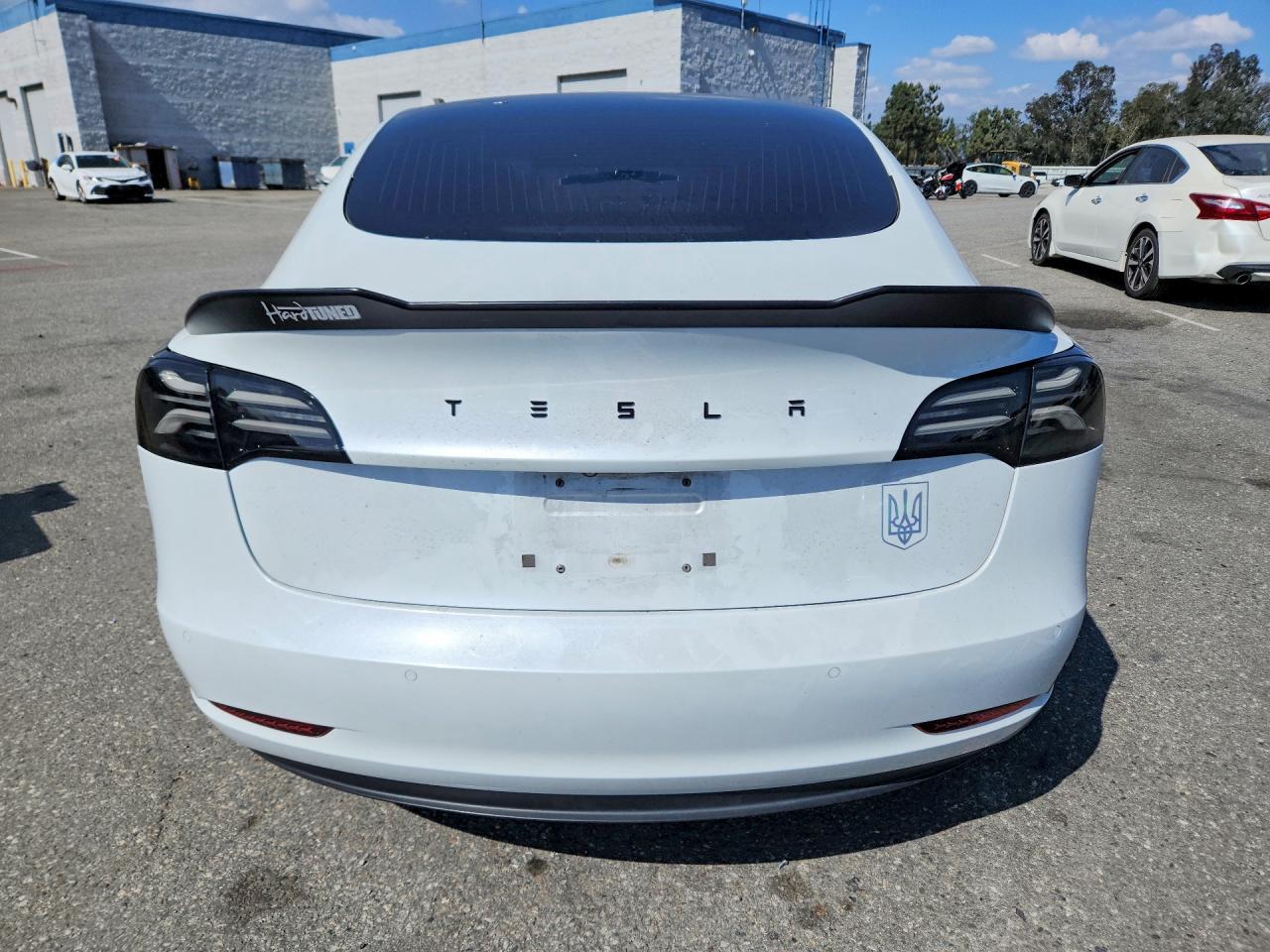 2018 Tesla Model 3 - Image 6