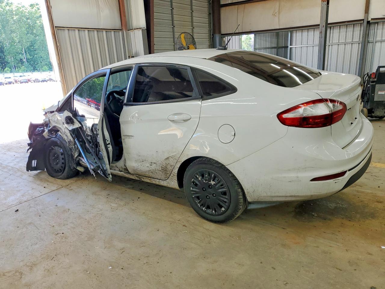 2018 Ford Fiesta S - Фото 2