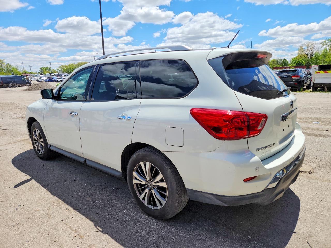 2017 Nissan Pathfinder Sl - Фото 2
