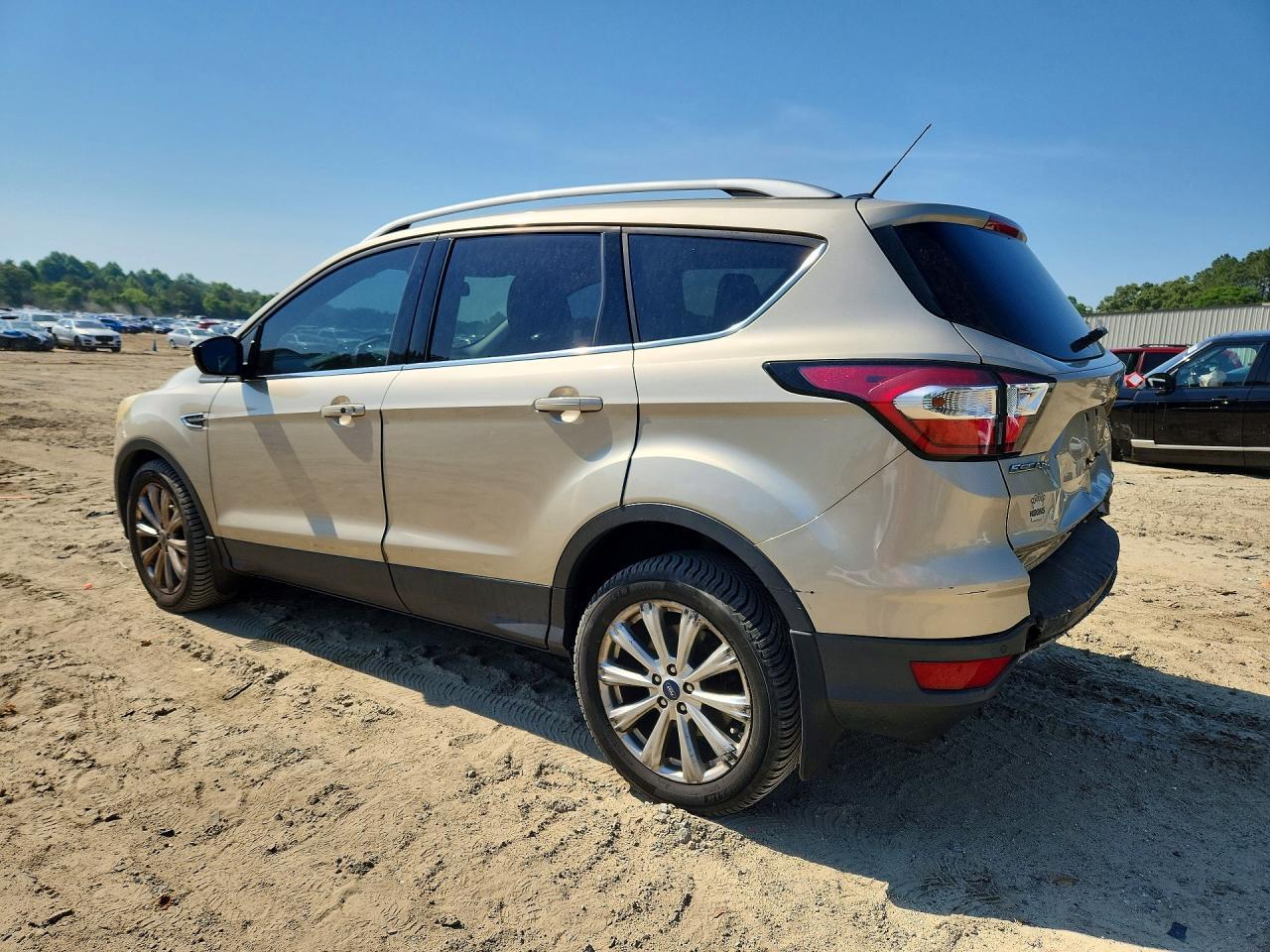 2017 Ford Escape Titanium - Фото 2