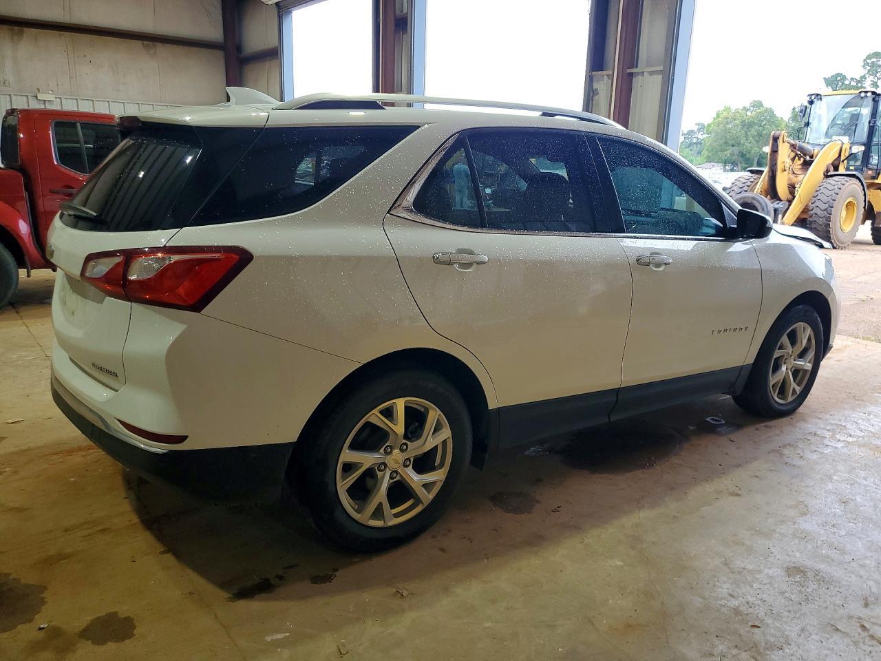 2020 Chevrolet Equinox Premier - Image 3