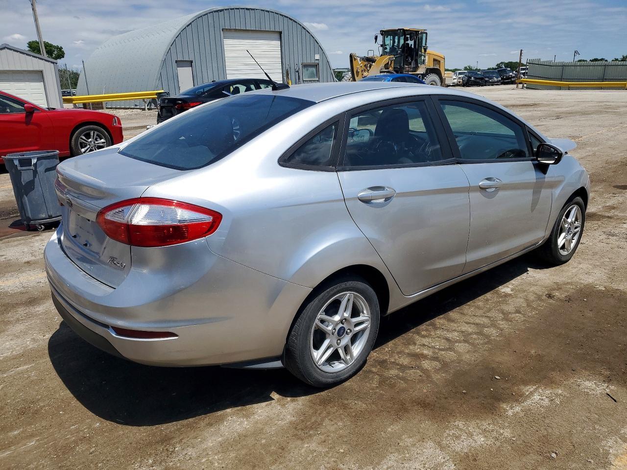 2019 Ford Fiesta Se - Image 3