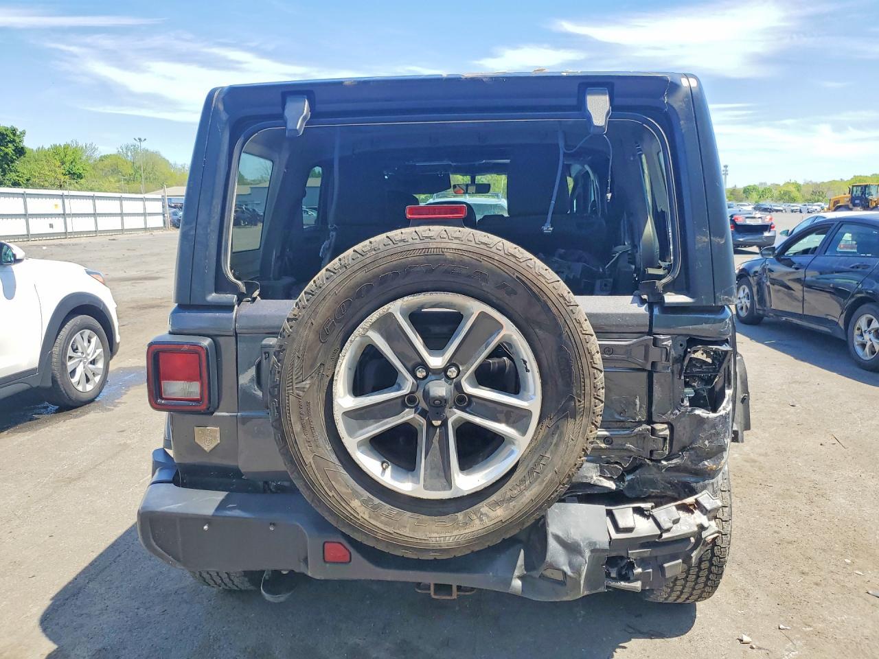 2022 Jeep Wrangler Unlimited Sahara - Фото 6