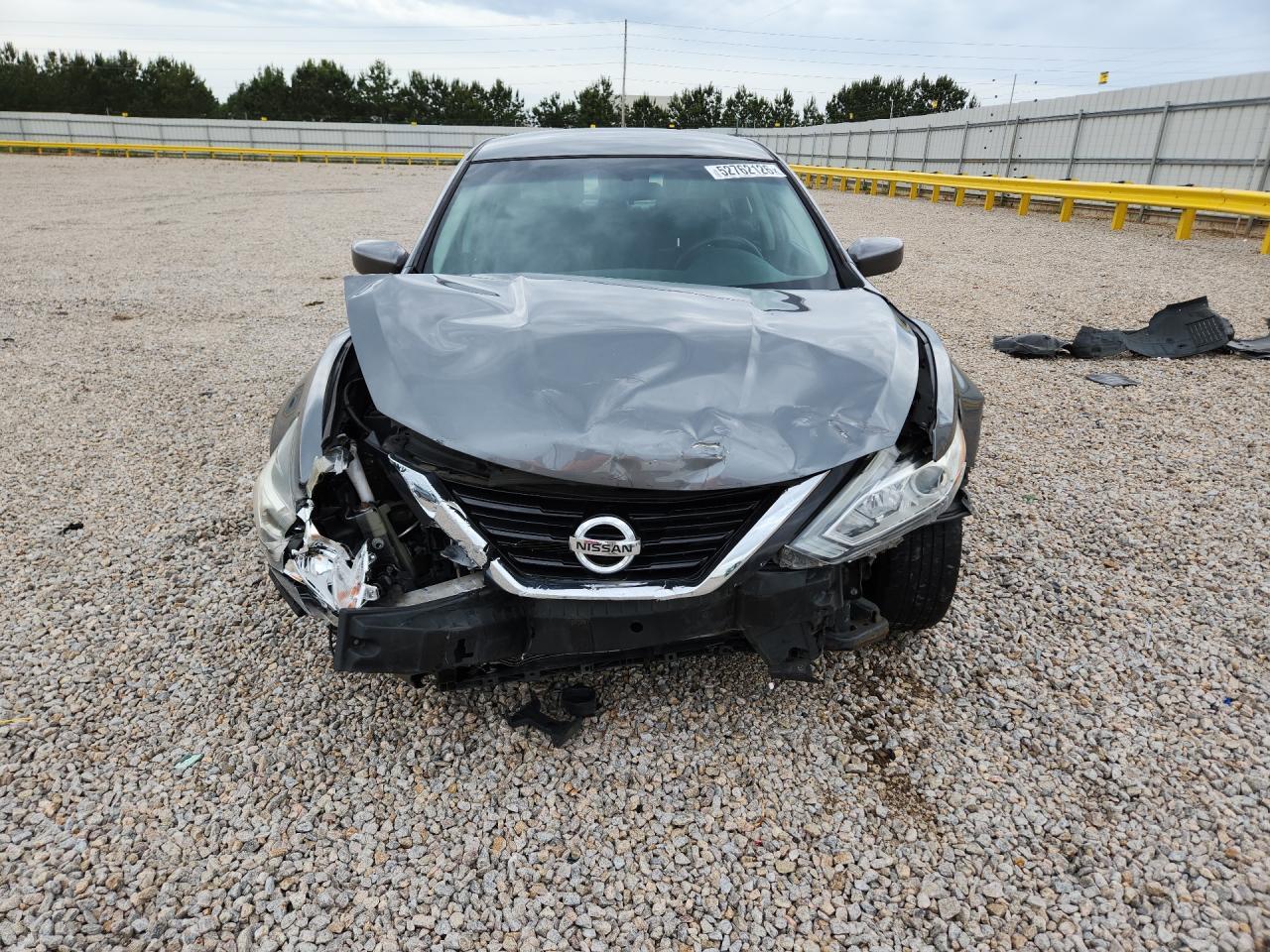 2017 Nissan Altima 2.5 - Image 5