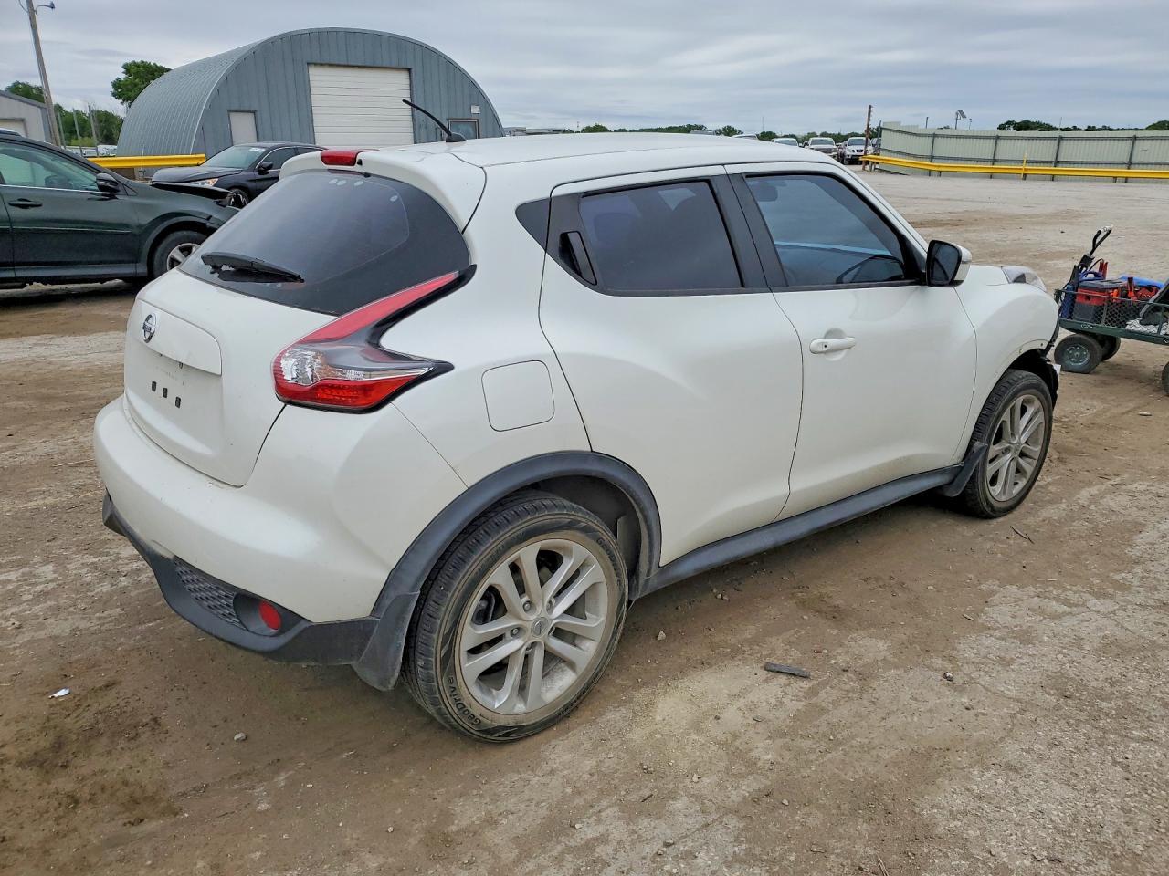 2015 Nissan Juke S - Фото 3