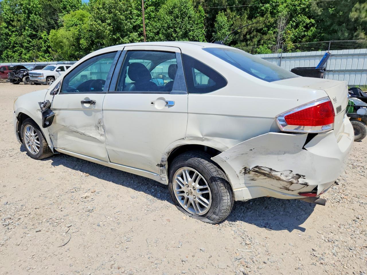 2009 Ford Focus Se - Image 2