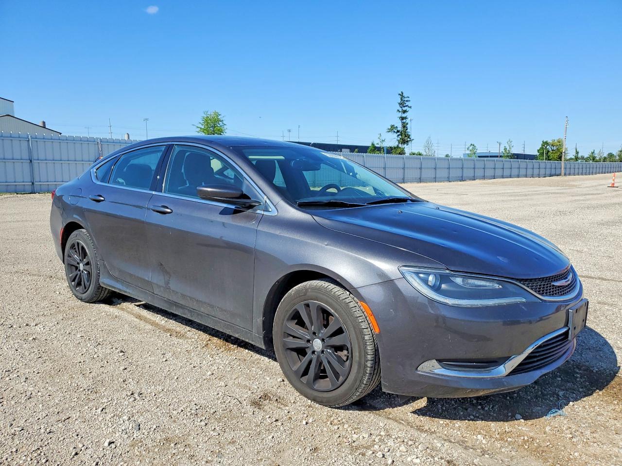 2015 Chrysler 200 Limited - Image 4