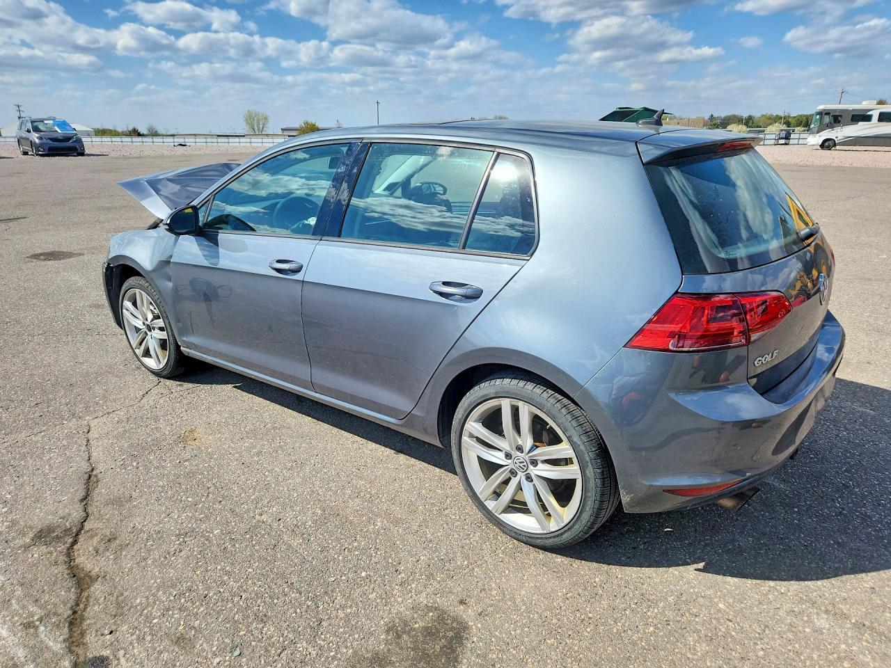 2015 Volkswagen Golf - Image 2