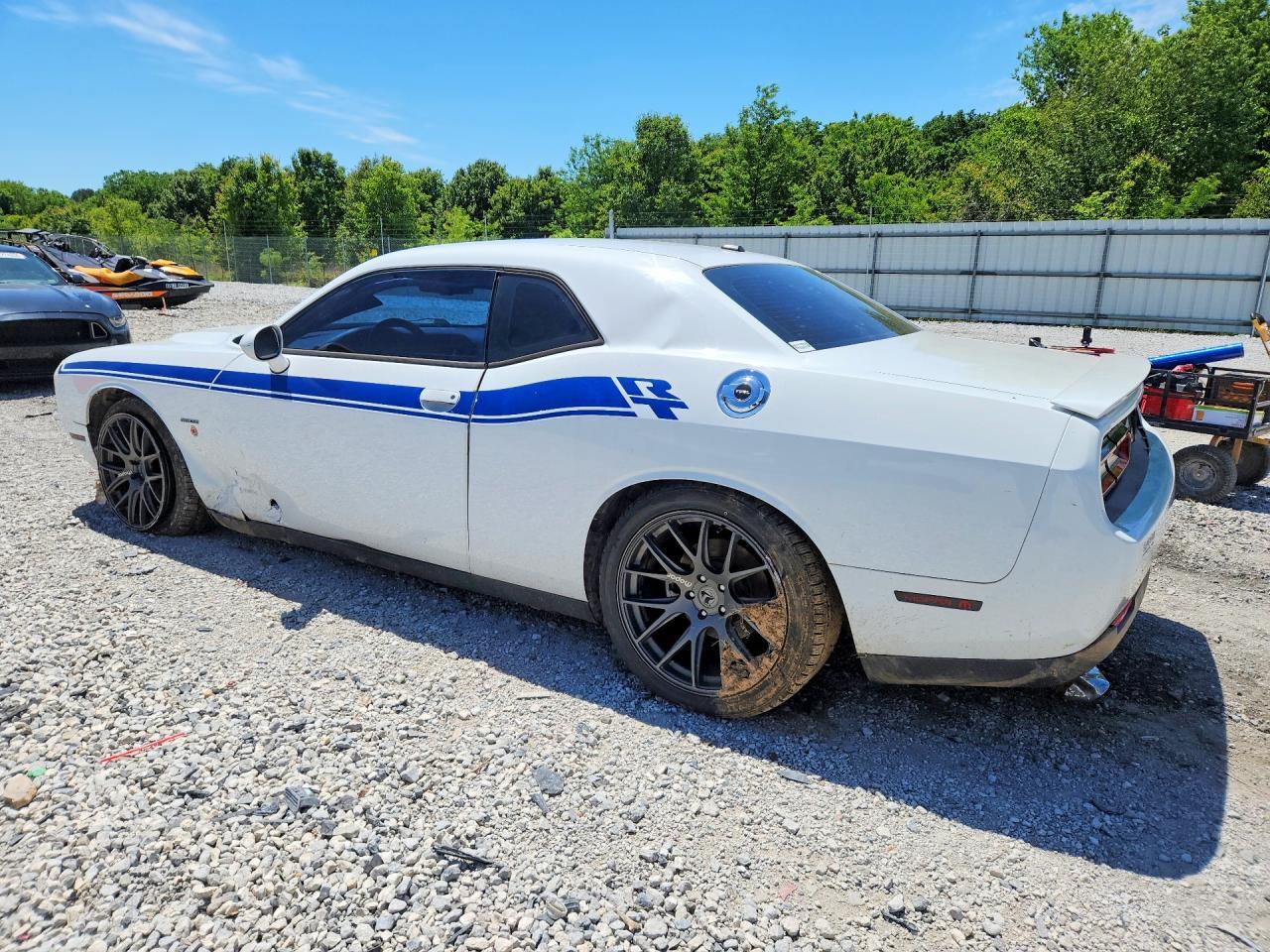 2015 Dodge Challenger Sxt - Image 2