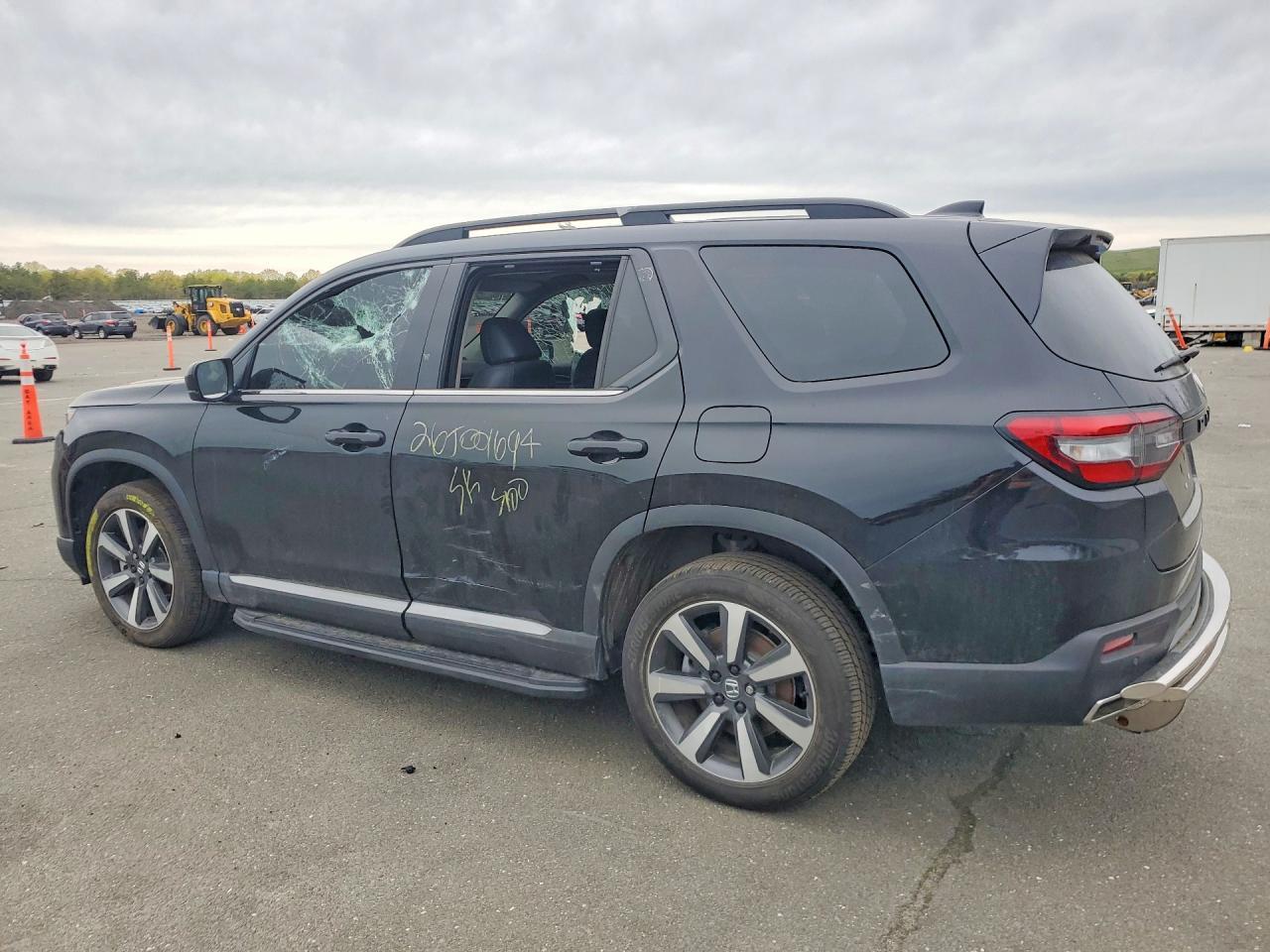 2025 Honda Pilot Touring - Фото 2