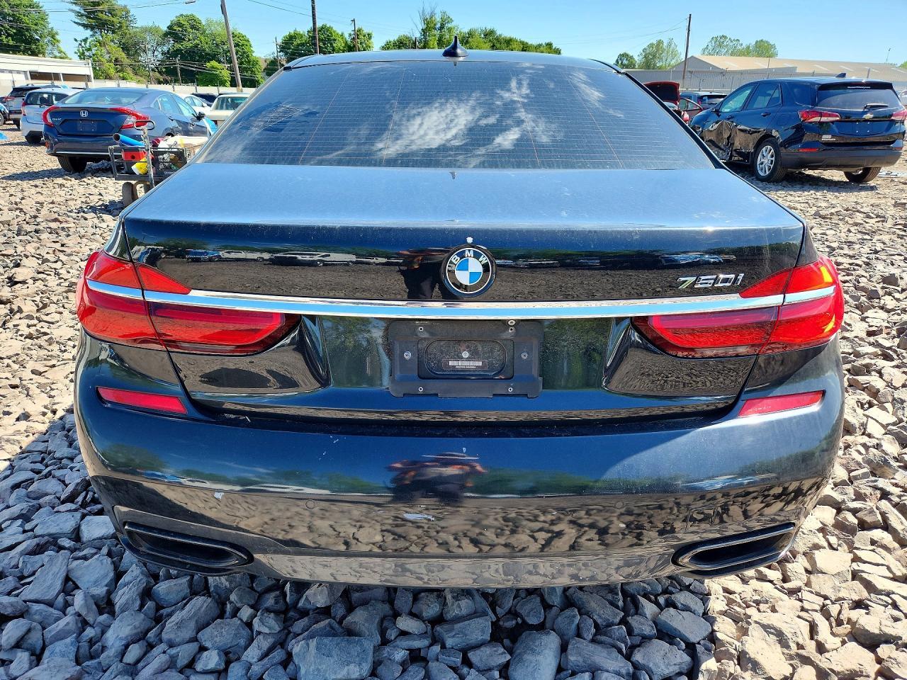 2016 BMW 750 I - Фото 6