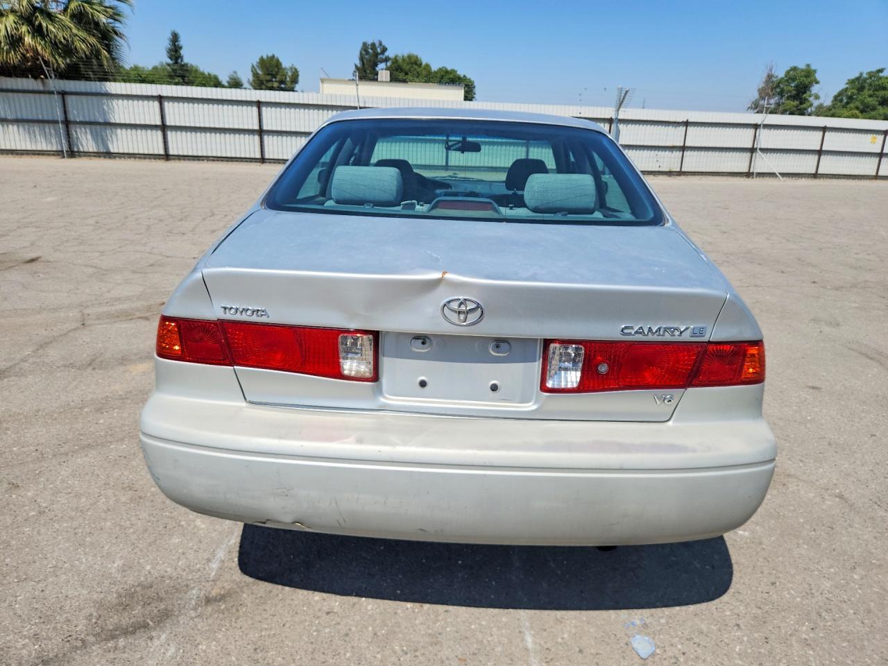 2001 Toyota Camry Le V6 - Фото 6