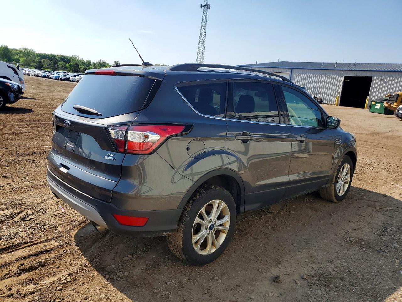 2018 Ford Escape Se - Фото 3