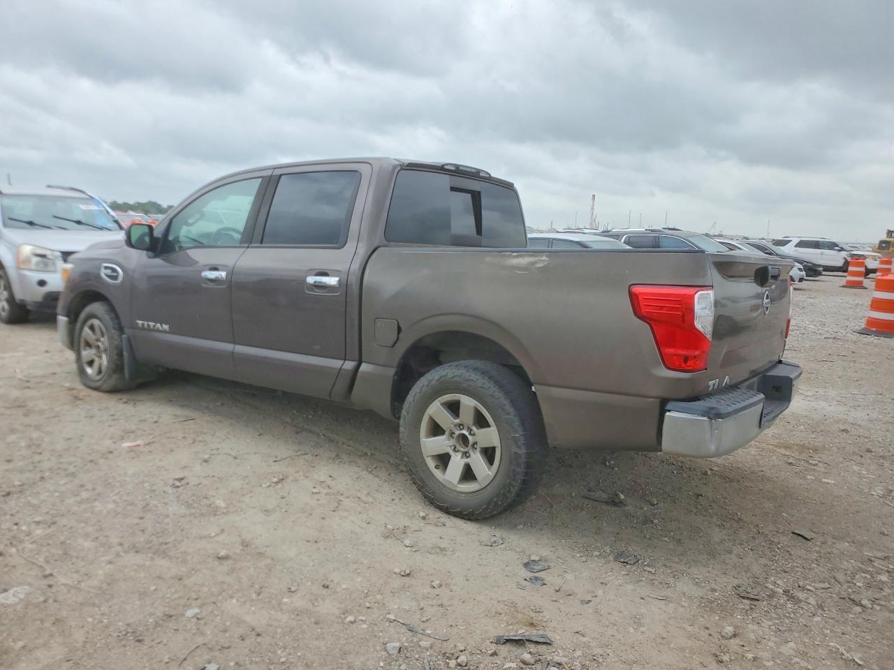2017 Nissan Titan S - Фото 2