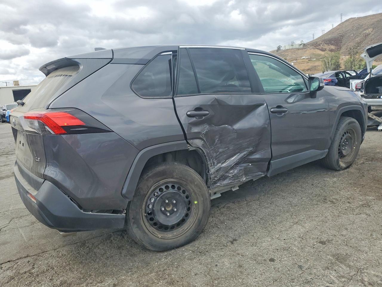 2025 Toyota Rav4 Le - Image 3