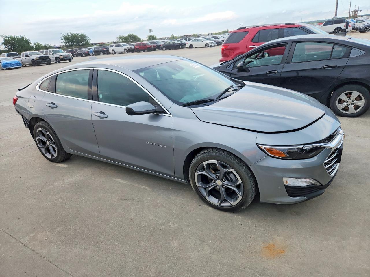 2024 Chevrolet Malibu Lt - Image 4
