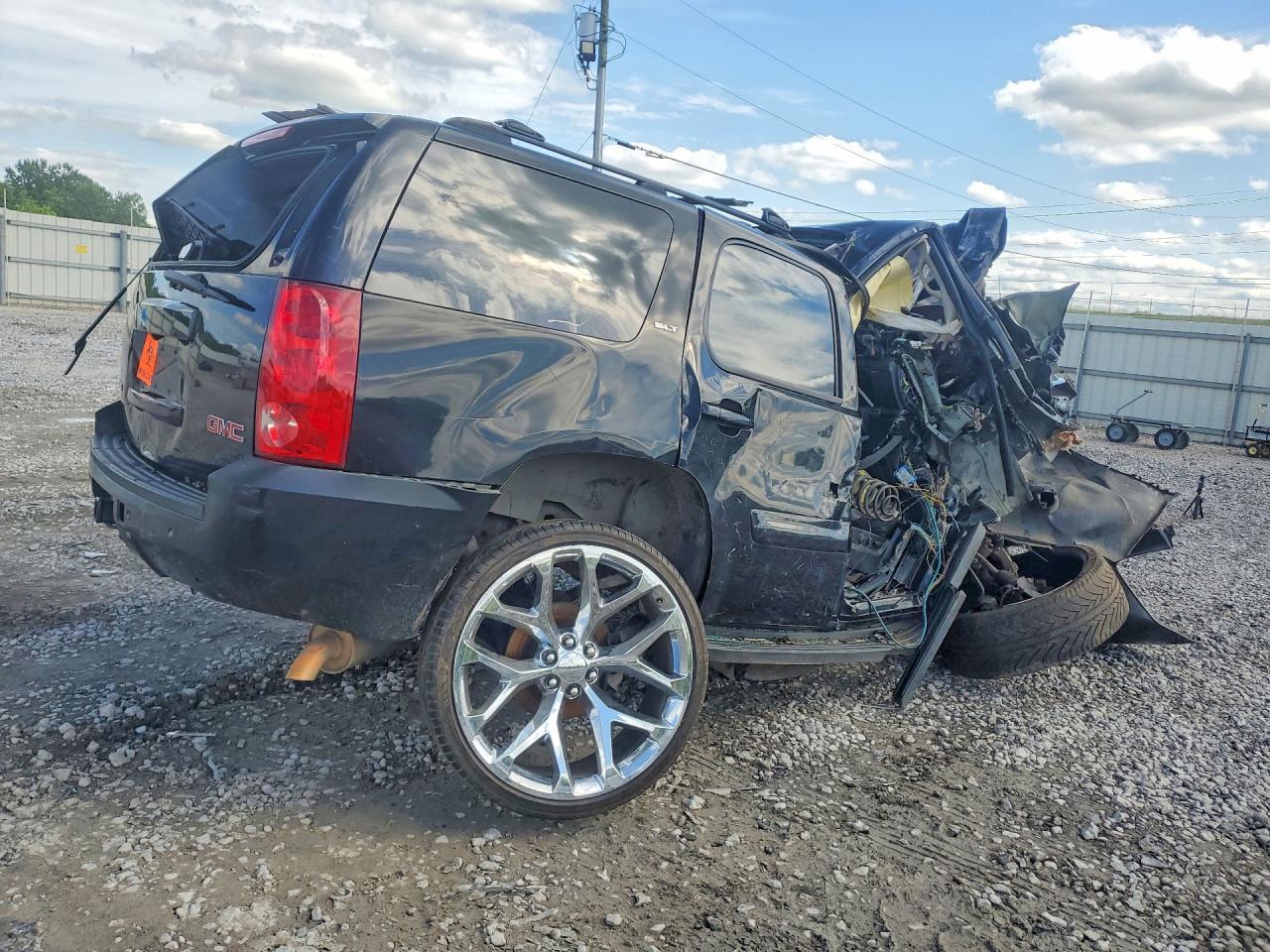 2007 GMC Yukon - Image 3