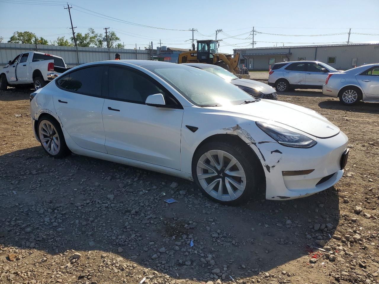 2021 Tesla Model 3 - Фото 4