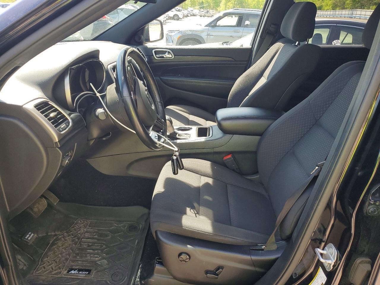 2019 Jeep Grand Cherokee Laredo - Image 7