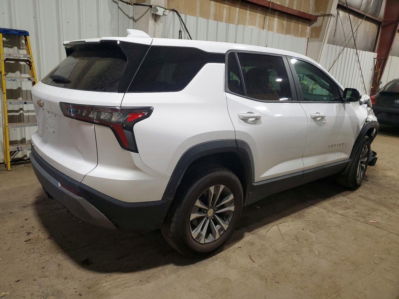 2025 Chevrolet Equinox Lt - Image 3