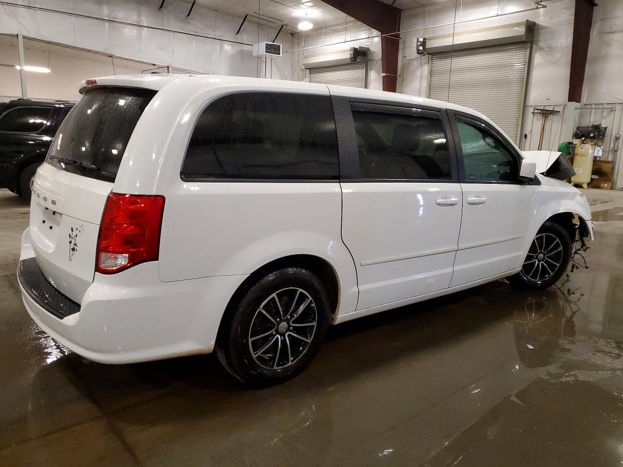 2016 Dodge Grand Caravan Sxt - Image 3