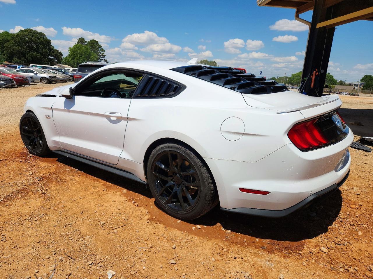 2023 Ford Mustang Gt - Фото 2