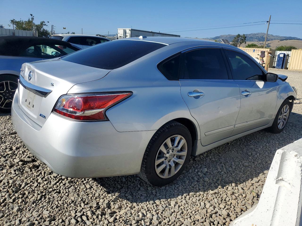 2014 Nissan Altima 2.5 S - Фото 3