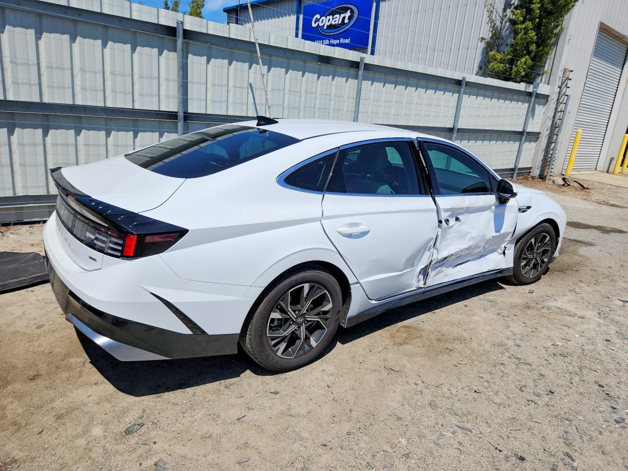 2025 Hyundai Sonata Sel - Image 3