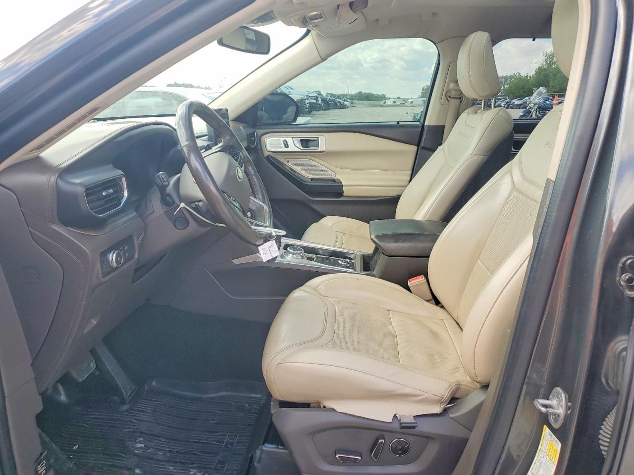 2020 Ford Explorer Platinum - Image 7