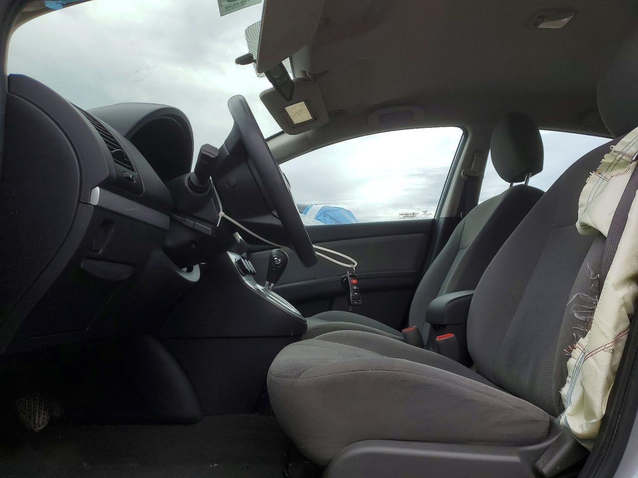 2010 Nissan Sentra 2.0 4Dr - Фото 7