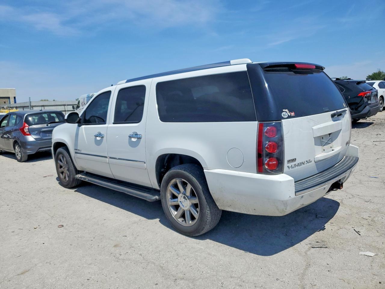 2012 GMC Yukon Xl Denali - Фото 2