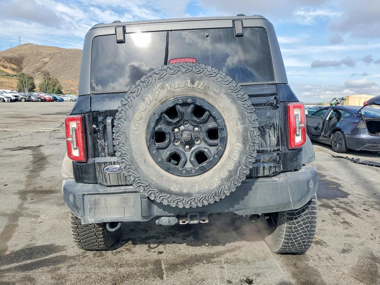 2023 Ford Bronco Base - Image 6