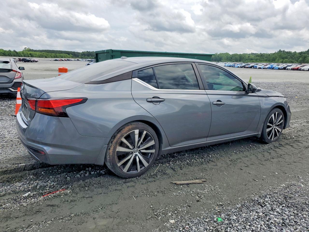 2021 Nissan Altima Sr - Image 3