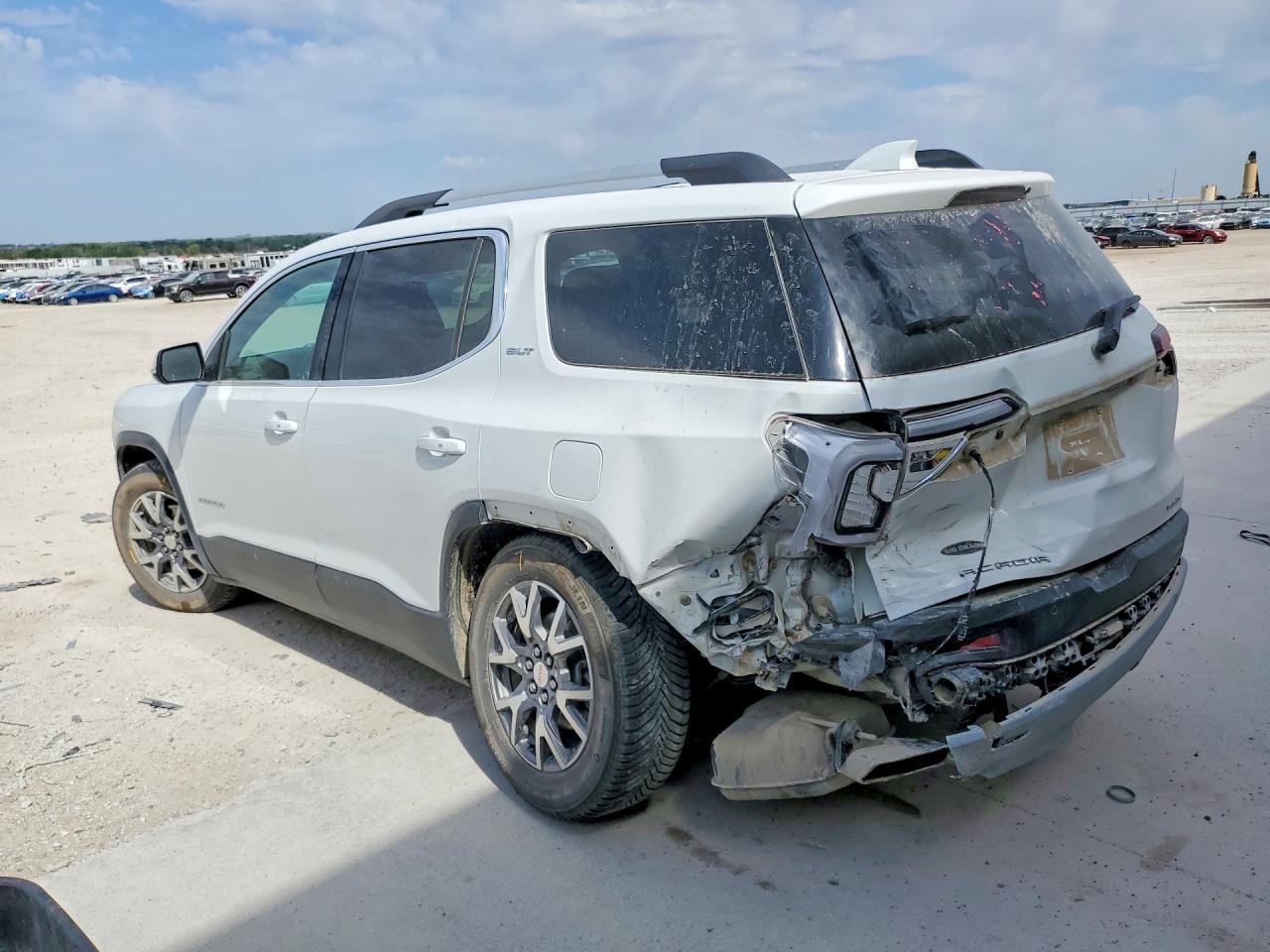 2020 GMC Acadia Slt - Image 2
