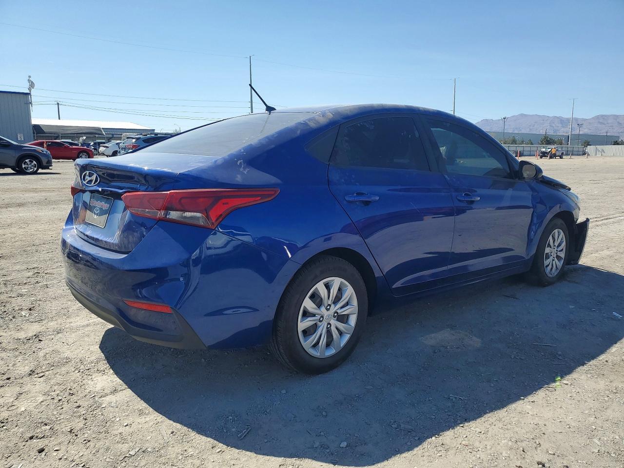 2021 Hyundai Accent Se - Фото 3